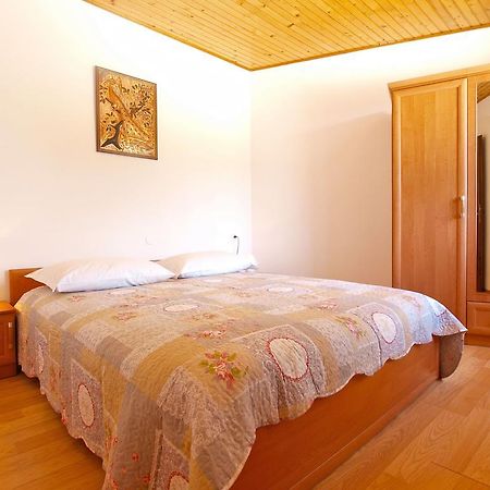 House Sandra 1430 Peresiji Екстериор снимка