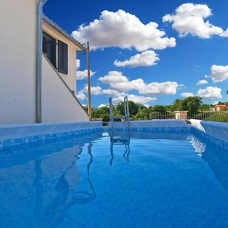 House Sandra 1430 Peresiji Екстериор снимка