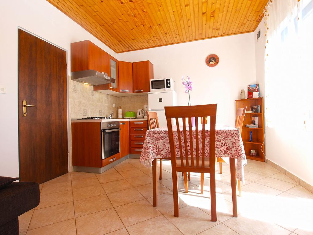 House Sandra 1430 Peresiji Екстериор снимка