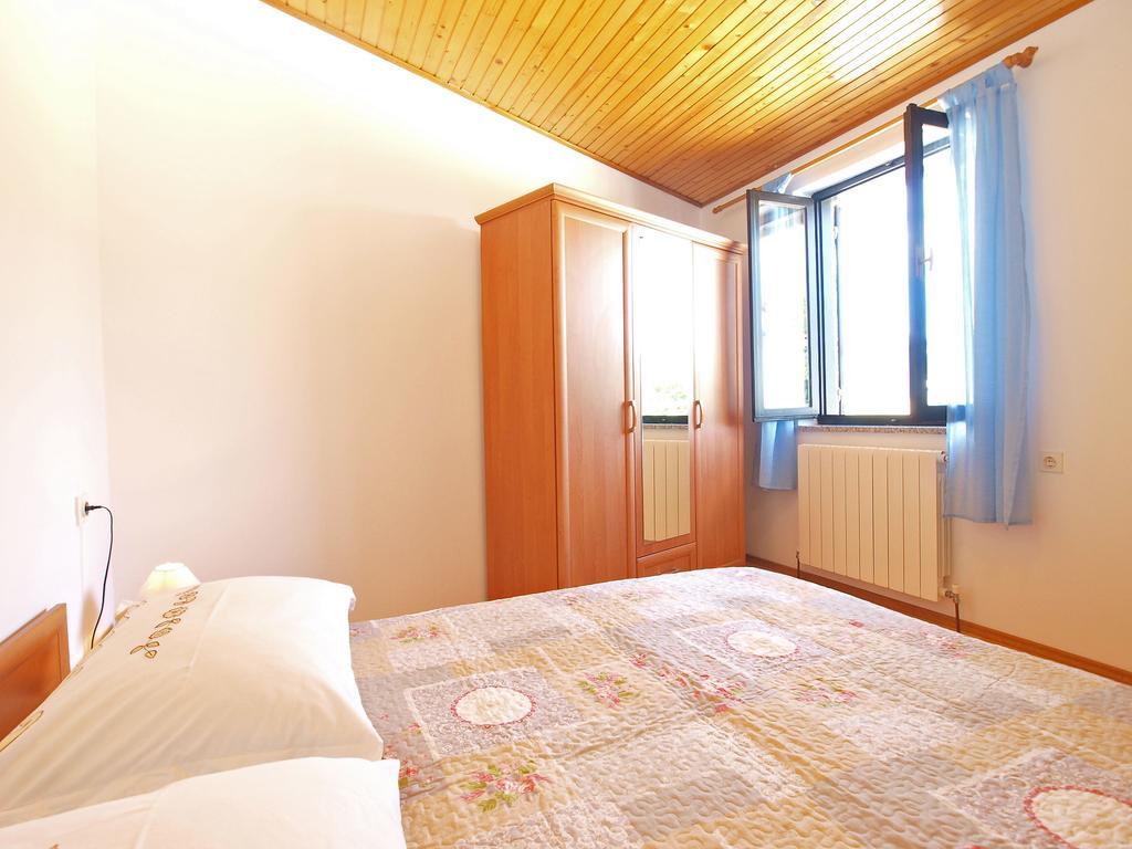 House Sandra 1430 Peresiji Екстериор снимка