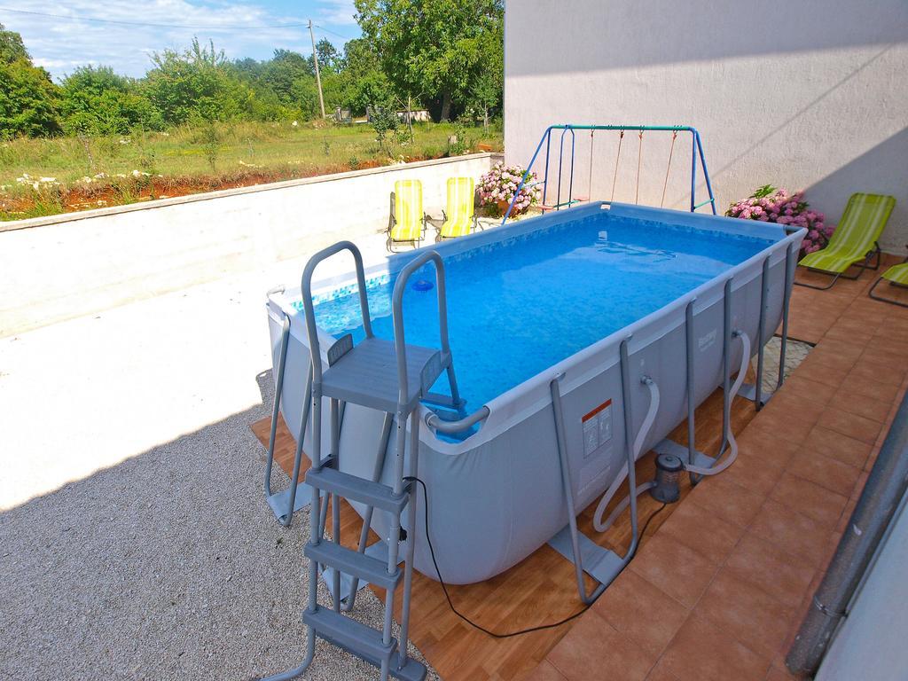 House Sandra 1430 Peresiji Екстериор снимка