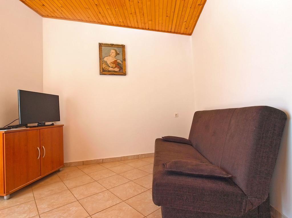 House Sandra 1430 Peresiji Екстериор снимка