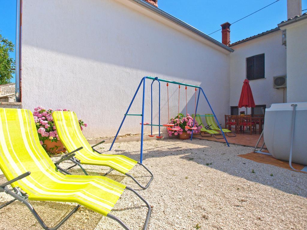 House Sandra 1430 Peresiji Екстериор снимка