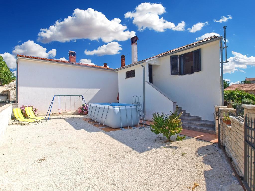 House Sandra 1430 Peresiji Екстериор снимка