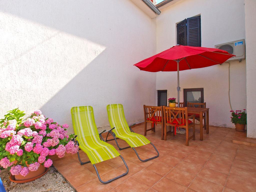 House Sandra 1430 Peresiji Екстериор снимка