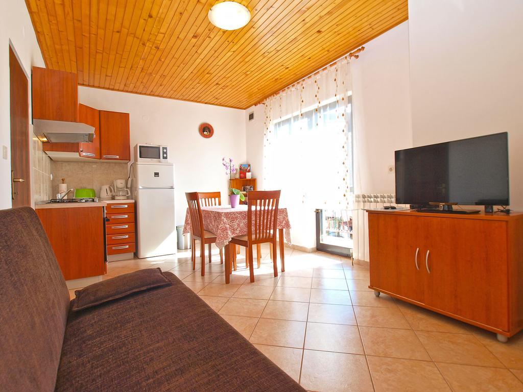 House Sandra 1430 Peresiji Екстериор снимка
