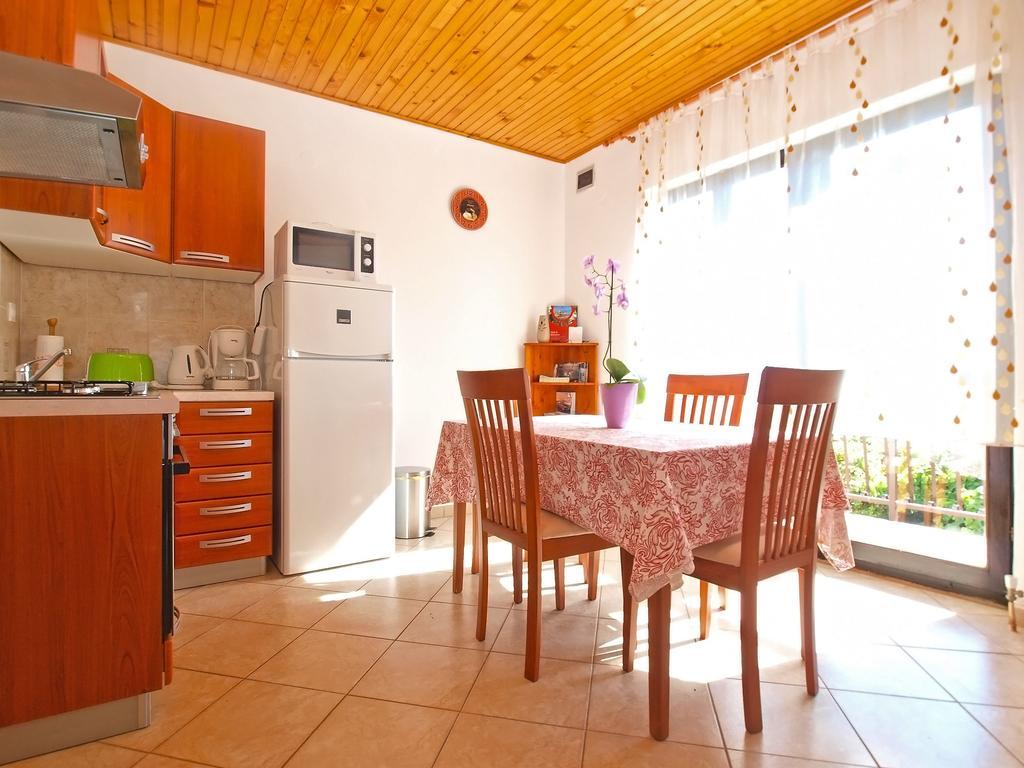 House Sandra 1430 Peresiji Екстериор снимка